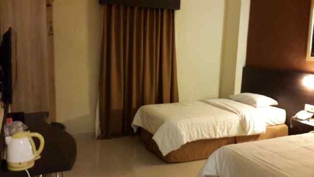 The Waigo Hotel Sorong Exterior foto